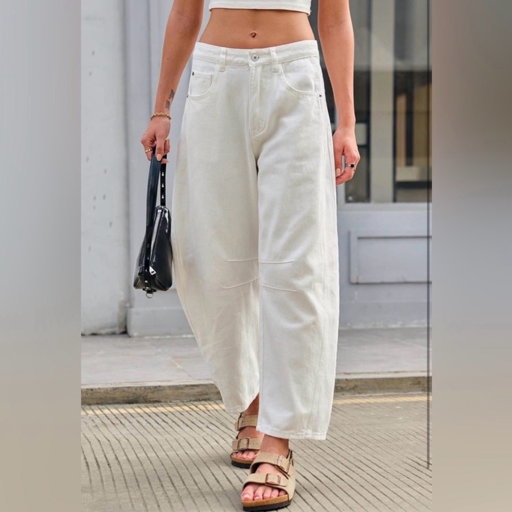 #1077 High-Waist Wide Leg White Barrel Jeans.